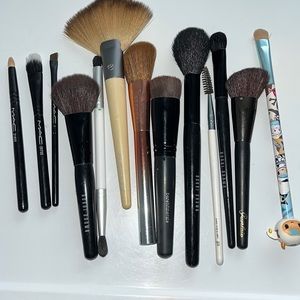 Makeup brush variety